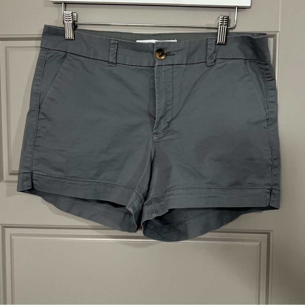 ❌SOLD❌  Old Navy Everyday Mid Rise Shorts Size 6 - Gray